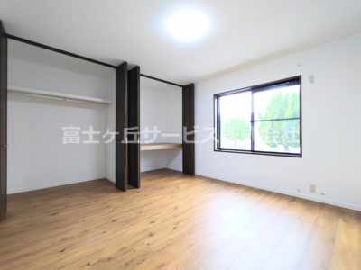 【洋室】 | 豊川市御油町汲ケ谷 中古戸建て | 1階8.3帖の洋室です