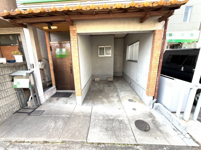 土師町中古戸建の駐車場