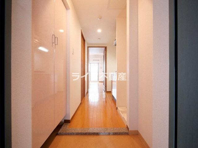 エスリード森ノ宮駅前の玄関|シンプルで使いやすい玄関です