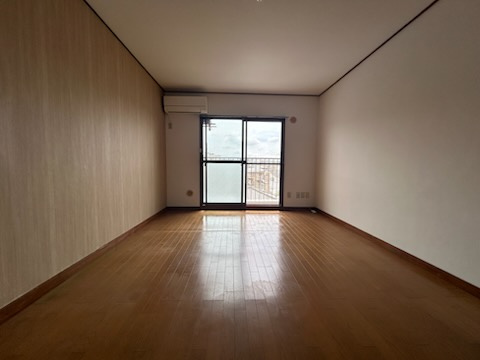 クリエール本山の居間・リビング