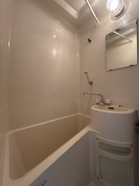 クリエール本山の浴室