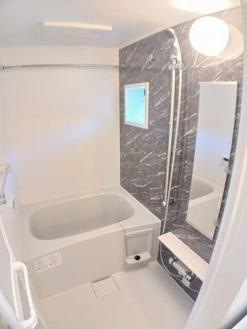 フリーデンハイム小浜の浴室|日々の疲れを癒すお風呂付です