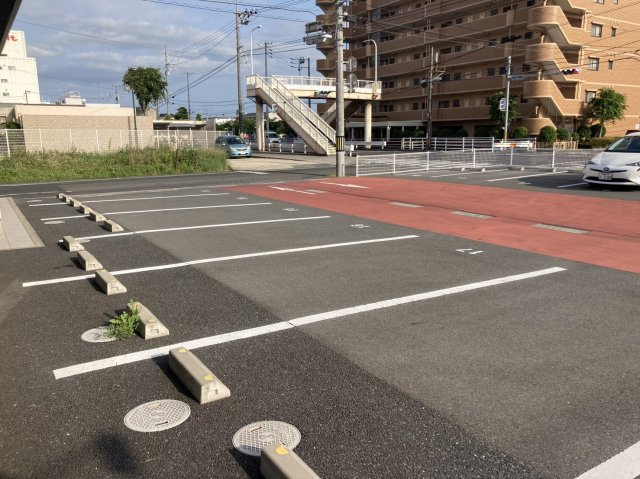 老松町３丁目テナントの駐車場