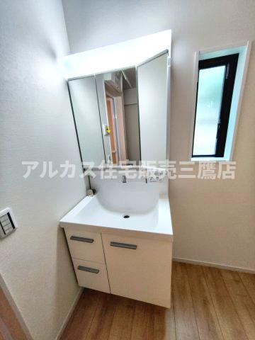 【内覧動画公開中！】三鷹市大沢４丁目 京王線 調布駅 新築戸建の独立洗面台