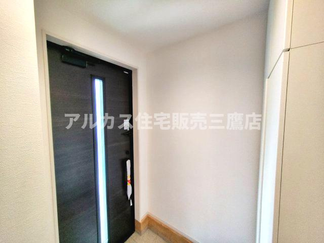 【内覧動画公開中！】三鷹市大沢４丁目 京王線 調布駅 新築戸建の玄関