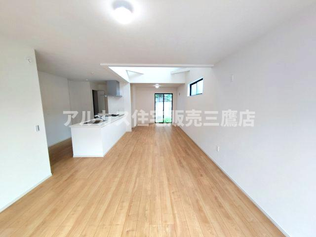 【内覧動画公開中！】三鷹市大沢４丁目 京王線 調布駅 新築戸建の居間・リビング