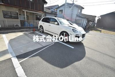 D’sフォレストの駐車場