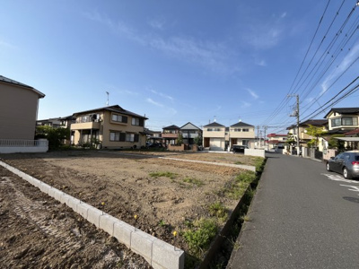 【前面道路含む現地写真】