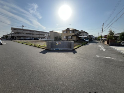 【前面道路含む現地写真】