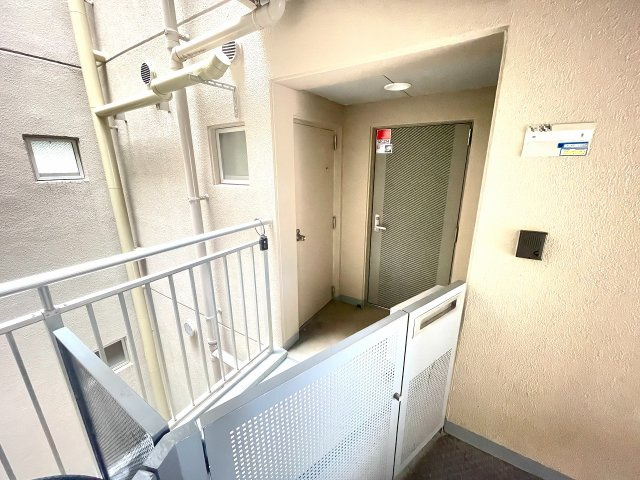 リベラス21金剛東の玄関