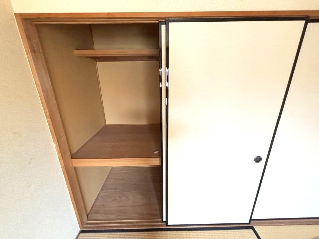 聖ソレアードA棟の収納