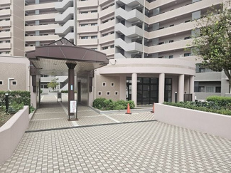 【エントランス】 | 安全に配慮されたオートロックマンションです。室内ＴＶモニタ付インターホンで来訪者を確認できます