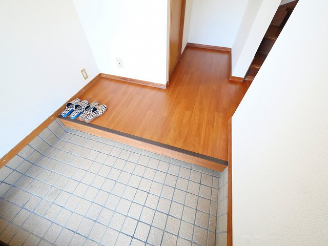 俵口町1513番地戸建の玄関