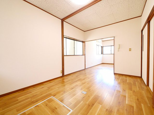 俵口町1513番地戸建の居間・リビング