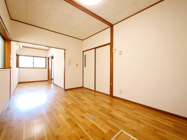 俵口町1513番地戸建の居間・リビング