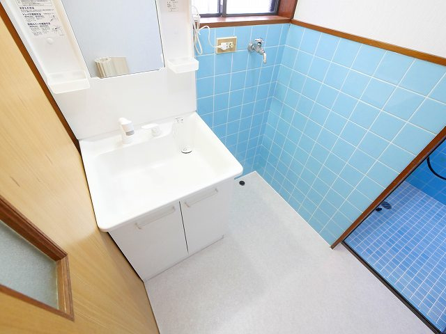 俵口町1513番地戸建の独立洗面台
