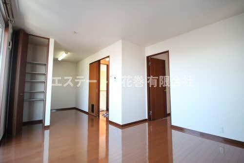 メゾン・カイラスの居間・リビング