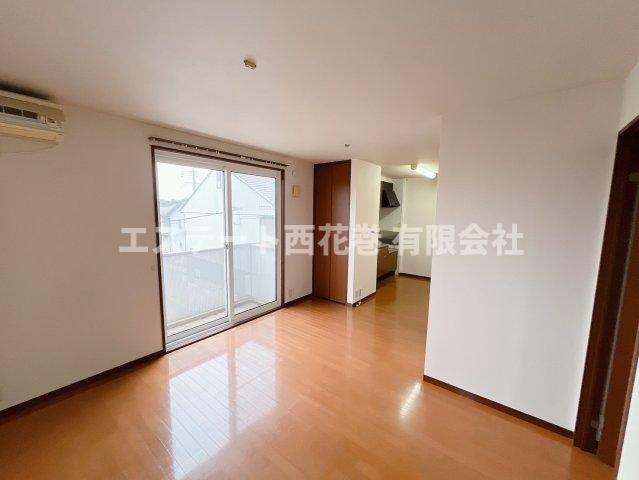 メゾン・カイラスの居間・リビング