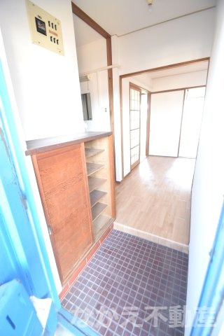 【玄関】 | 収納もある玄関です