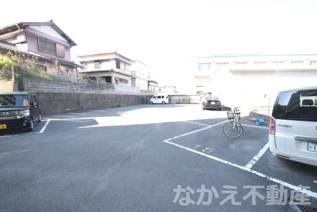 【駐車場】 | 駐車場があるので、車を買う予定の方も安心です