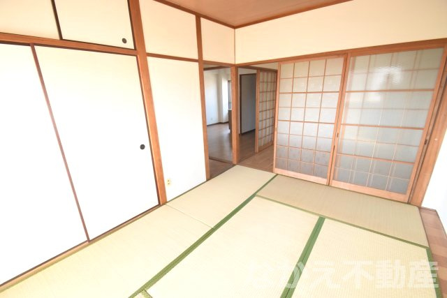 【和室】 | 和室、ちょっとしたくつろぎスペースにいかがでしょうか