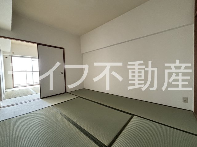 アバハイム西村の寝室|落ち着いた色調の寝室です