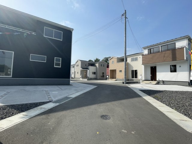 新築戸建・建売　本宮市仁井田五百川　Livele Garden　全6棟の前面道路含む現地写真