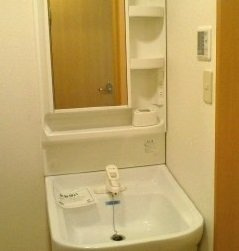 【洗面所】 | ニューエルディム横山 | 忙しい朝には欠かせない洗面所です