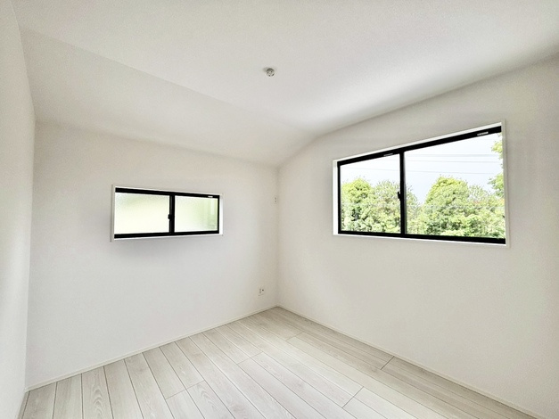 グラファーレ東郷町春木台2期　全2棟　新築戸建の洋室