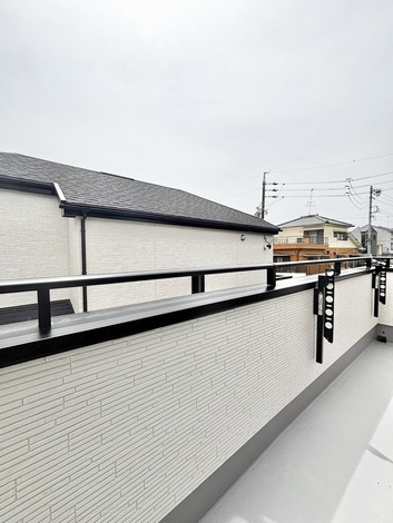 グラファーレ東郷町春木台2期　全2棟　新築戸建のバルコニー