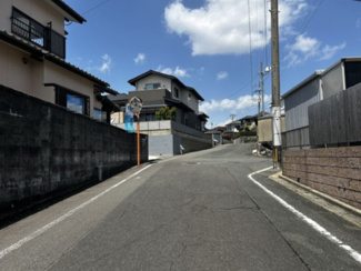 【前面道路含む現地写真】