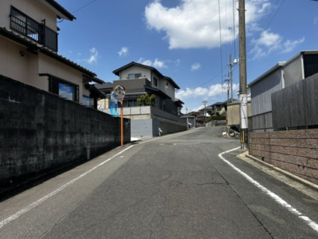 【前面道路含む現地写真】 | 太宰府市長浦台３丁目　戸建て