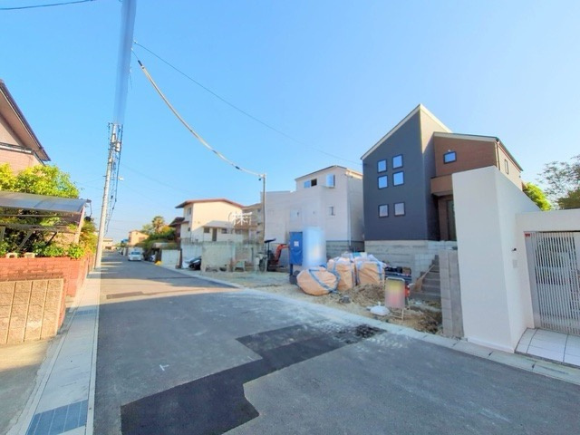 リーブルガーデン豊明市二村台第3　全2棟　新築戸建の前面道路含む現地写真