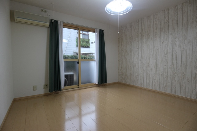 プレシャスコート【10，000円キャッシュバック対象物件】の寝室|広くて明るい寝室