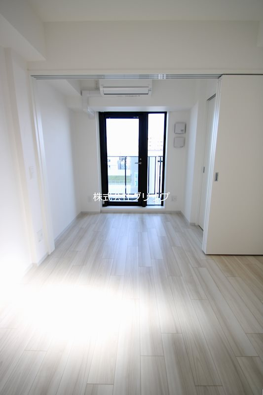 エル・セレーノ横浜関内デューエの居間・リビング