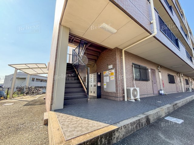 グランドール広見のエントランス|宅配BOX付きで不在時の荷物の受け取りに便利です☆