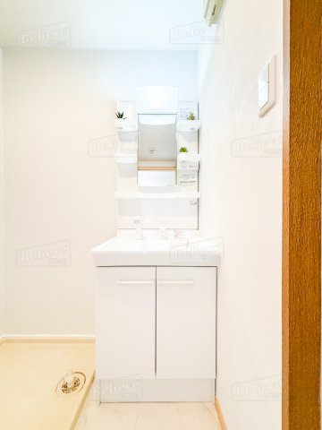 グランドール広見の洗面所|明るい洗面所です★