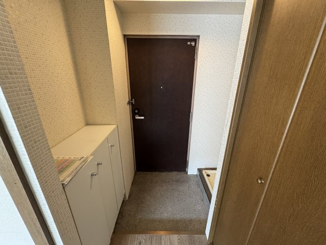 グランヴェルデ中桜塚の玄関