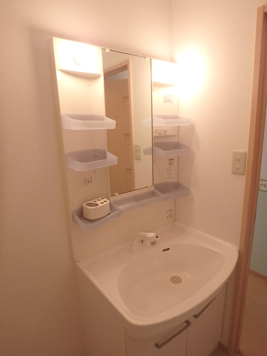 ジュパール Ⅰ棟の独立洗面台|洗髪洗面化粧台