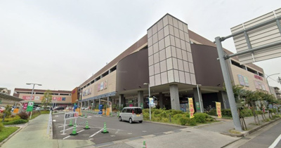 サイゼリヤイオンタウン名西店 徒歩1分。 20m