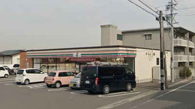 セブンイレブン半田雁宿町店 徒歩3分。 210m