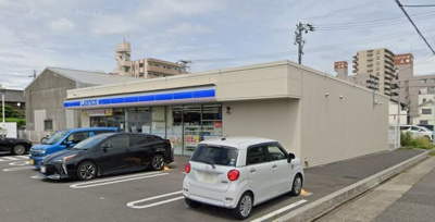 ローソン港区入場一丁目店 徒歩2分。 110m