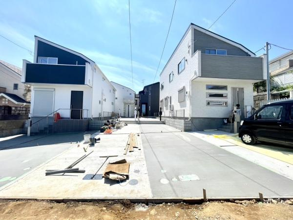 横浜市港北区富士塚２丁目の新築一戸建の外観|同仕様物件もご案内をさせて頂きます。
お車でご自宅まで送迎承ります。