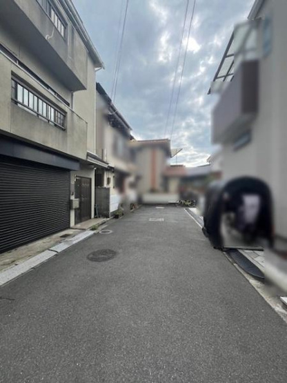 【前面道路含む現地写真】