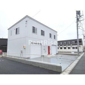 小信中島ガレージハウスの外観