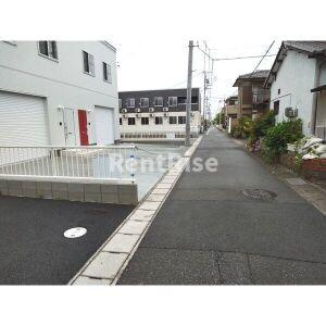 小信中島ガレージハウスのエントランス