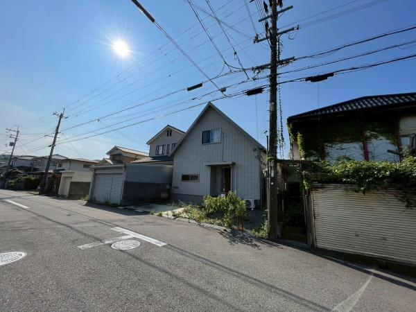 和歌山市磯の浦　中古戸建の前面道路含む現地写真