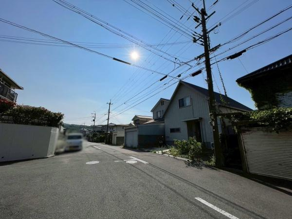 和歌山市磯の浦　中古戸建の前面道路含む現地写真