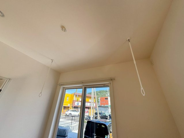 SUN COURTーサンコート－小倉南区上吉田1丁目【小倉南区　新築戸建て】の設備|1階洋室にはホスクリーン完備♪【小倉南区　新築戸建て】