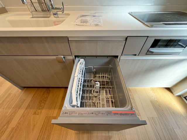 SUN COURTーサンコート－小倉南区上吉田1丁目【小倉南区　新築戸建て】のキッチン|食器洗乾燥機付で忙しいママをサポート　【小倉南区　新築戸建て】
